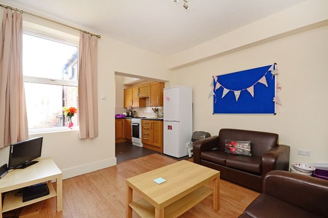 13 Bruce Road, Sheffield photo 3