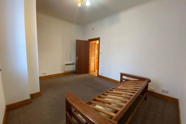 G/R 10 Stirling Street, Dundee photo 2