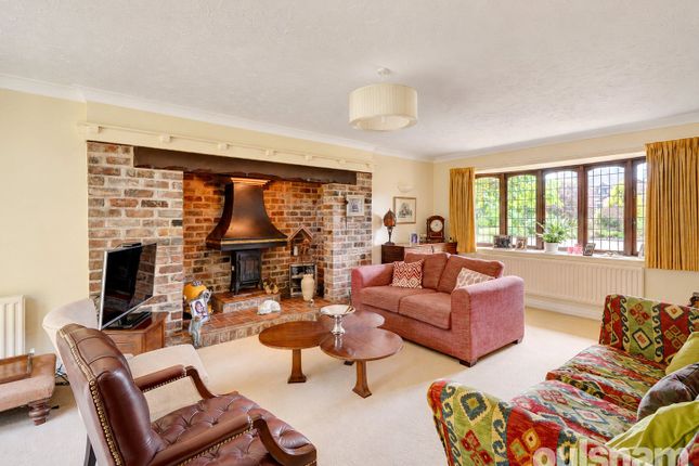 7, Westwood Close, Worcestershire photo 3
