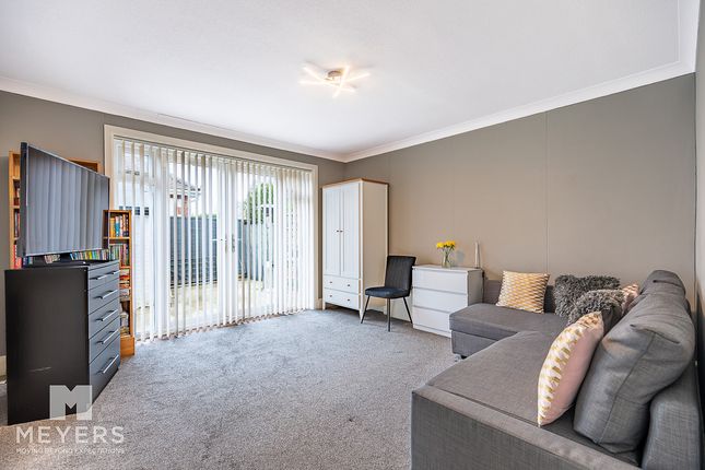 18, Oak Avenue, Christchurch photo 3
