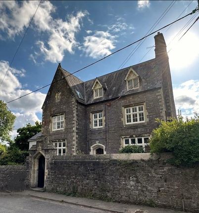 Thumbnail Flat to rent in The Cloisters, Pen Y Pound, Abergavenny