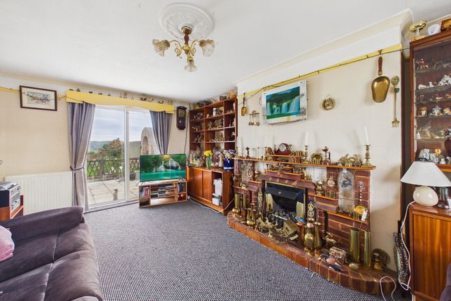 30 Tytheing Close, Exeter photo 3