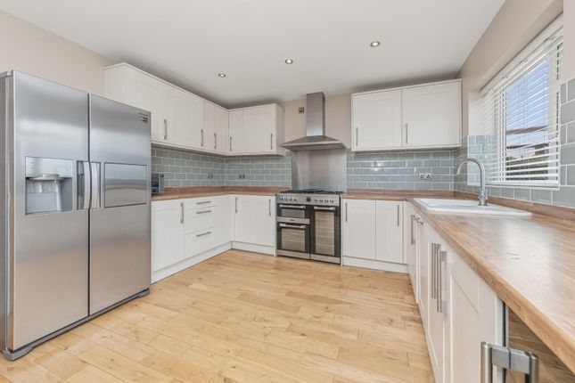 25, Hawkhill Gardens, Leeds photo 2