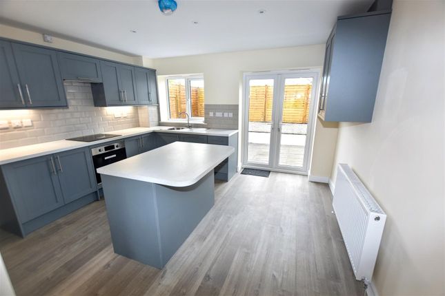 24a, Cardrew Close, Redruth photo 4