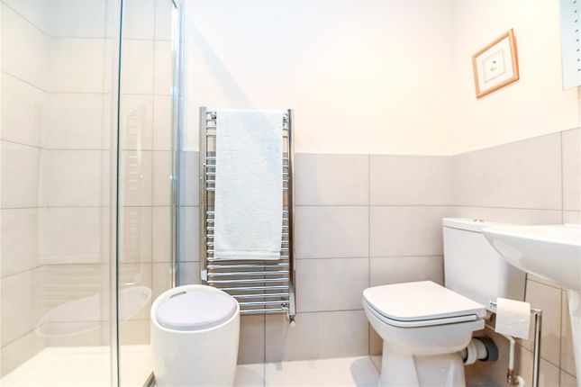 Flat 1, 10, Mount Avenue, Hampshire photo 4