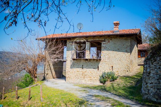 Villa for sale in Levice, Cuneo, Piedmont