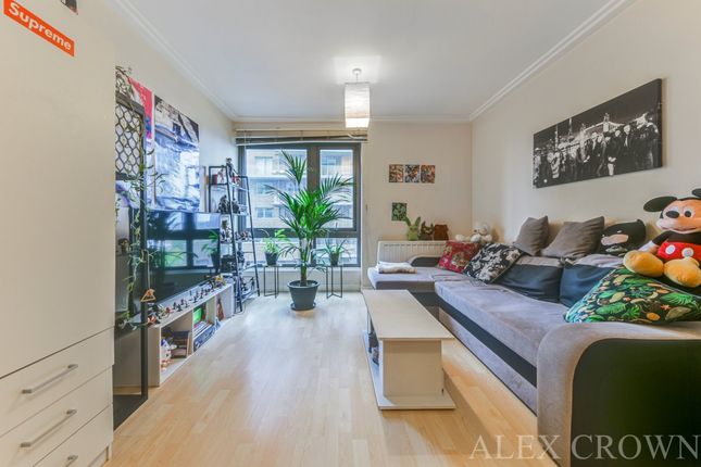 Flat for sale in Trentham Court, Victoria Road, North Acton