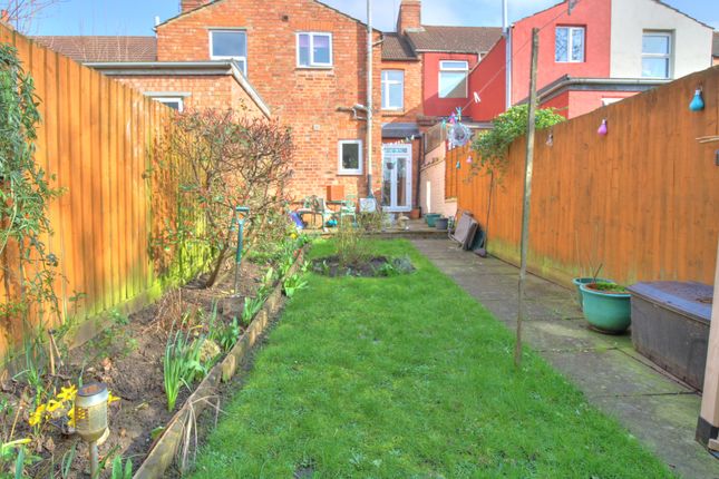32, Leslie Road, Northampton photo 4