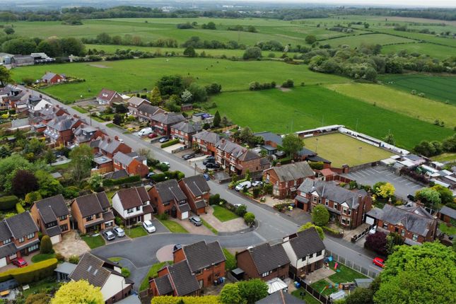 5, Gategill Grove, Billinge photo 2