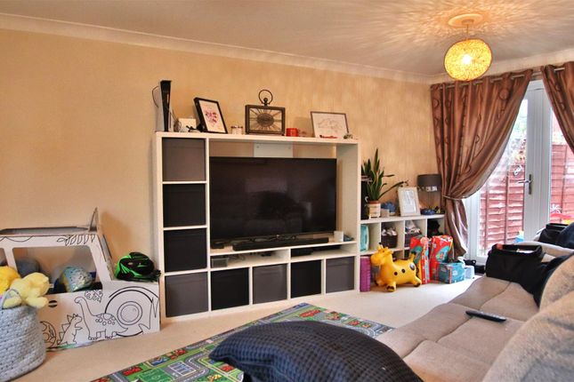 6, Falcon Road, Tewkesbury photo 2