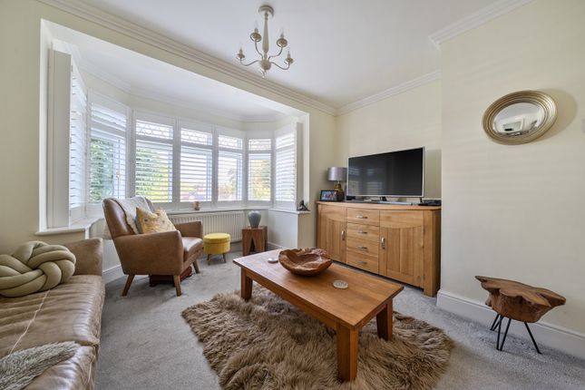 25, Spring Gardens, Orpington photo 2