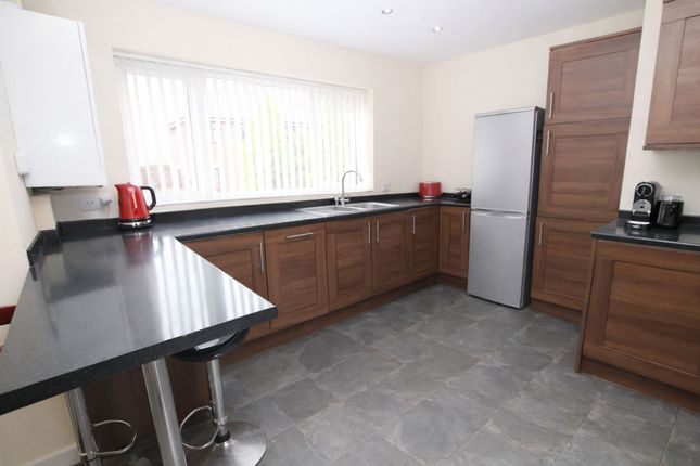 36 Cleggswood Avenue, Littleborough photo 3