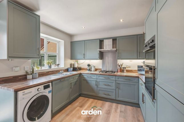 22 Honeymans Gardens, Droitwich photo 3