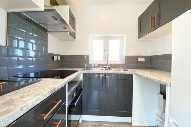 Flat 2, 38 Hawks Road, Hailsham photo 2