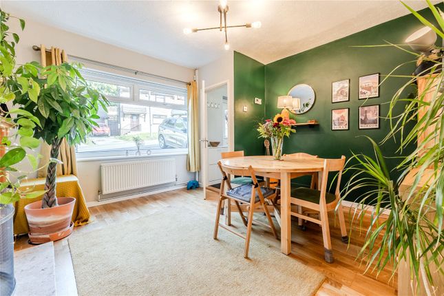 28, Botany Avenue, West Yorkshire photo 4