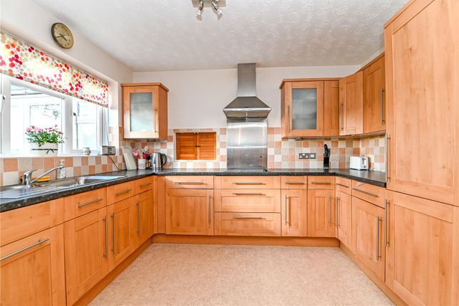 23, Heron Close, Lymington photo 3