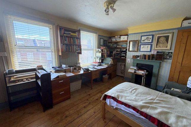 69, Hurst Road, Eastbourne photo 3