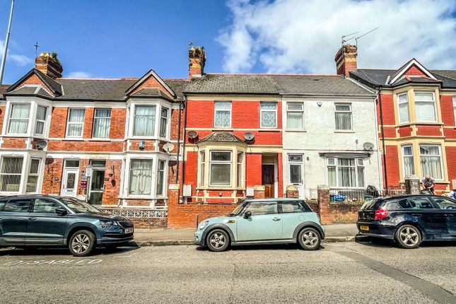 Flat to rent in Gladstone Road, Barry
