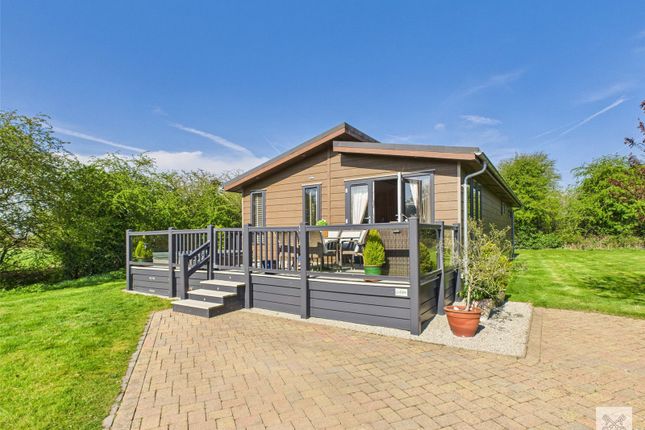 2-bed caravan on 35 Willow Brook,, Foxhunter Residential Caravan Park, Monkton, £195,000