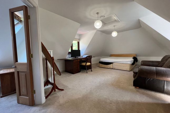 Thumbnail Room to rent in Sparkford Road, Winchester