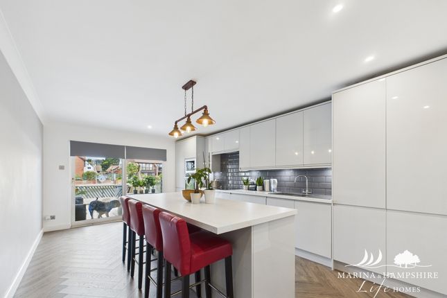 Cam03915G0-Pr0014-Still004