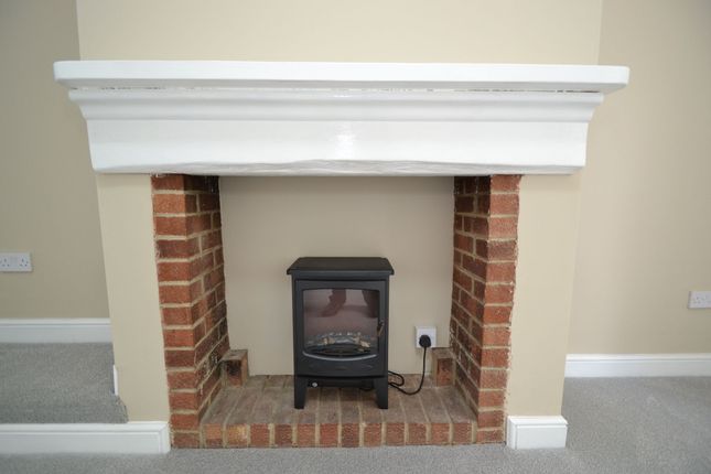 39 Park Road, Thackley photo 4