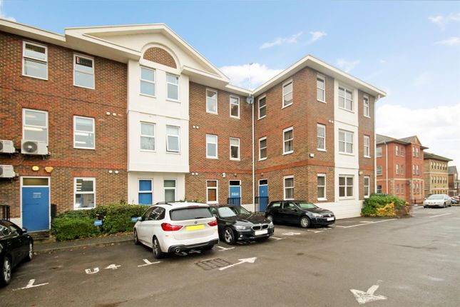 Thumbnail Flat to rent in Boltro Road, Haywards Heath, West Sussex