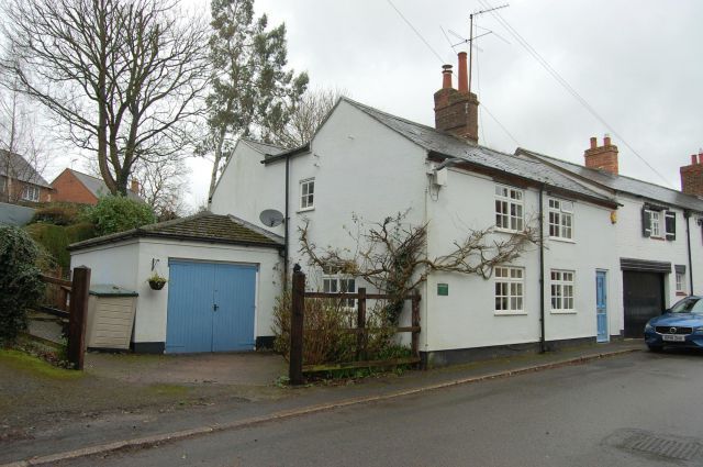 Cottage for sale in Sutton Street, Flore, Northampton