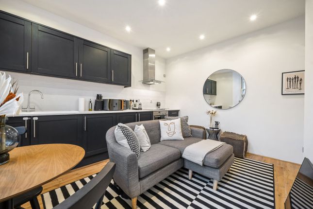 Thumbnail Flat for sale in Hyde Park Place, Hyde Park