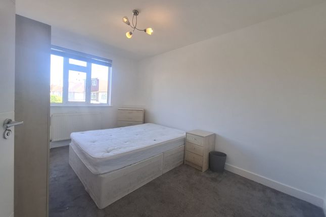 22 Worcester Court, Danes Gate, Harrow photo 4