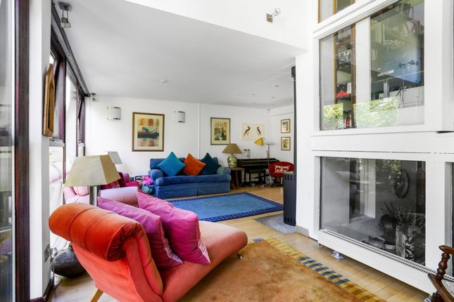 16a, Spencer Hill, London photo 2