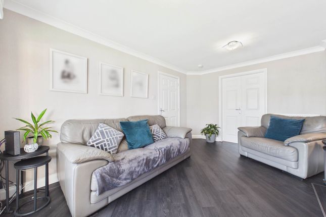 24, McGurk Way, Bellshill photo 3