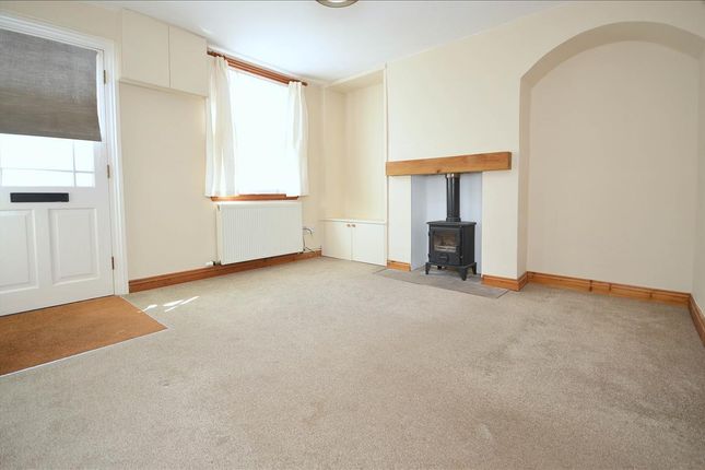 5, High Street, Denford photo 2