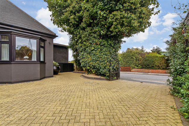 Oaks Way, Kenley photo 4