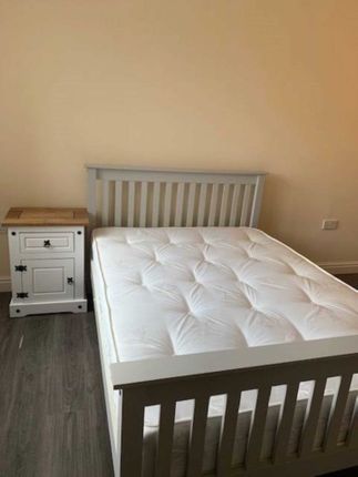 Flat 15, Walsall Road, Wednesbury photo 3