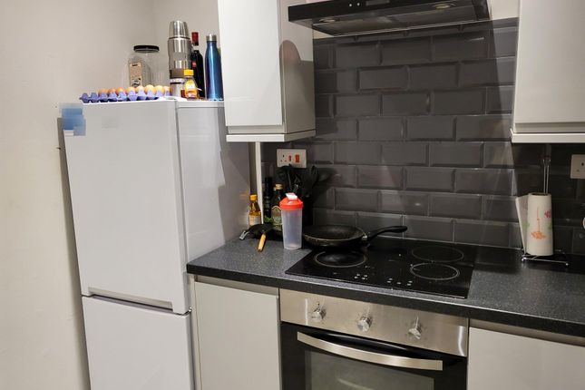 24, Henry Court, Rotherham photo 4