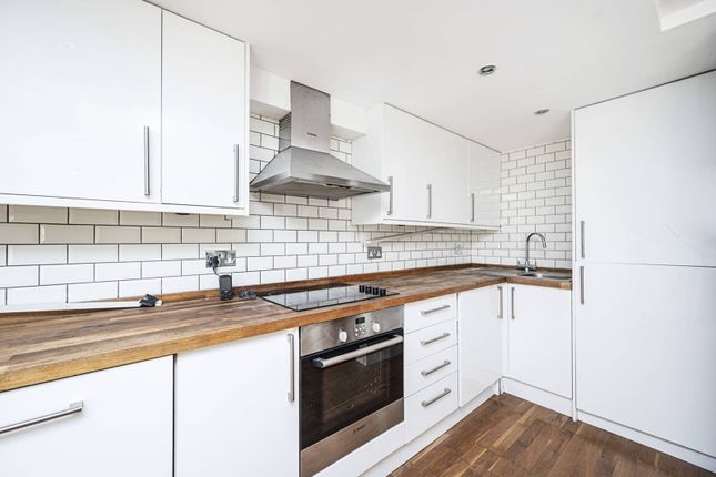 Thumbnail Flat for sale in Mildenhall Road, Clapton, London