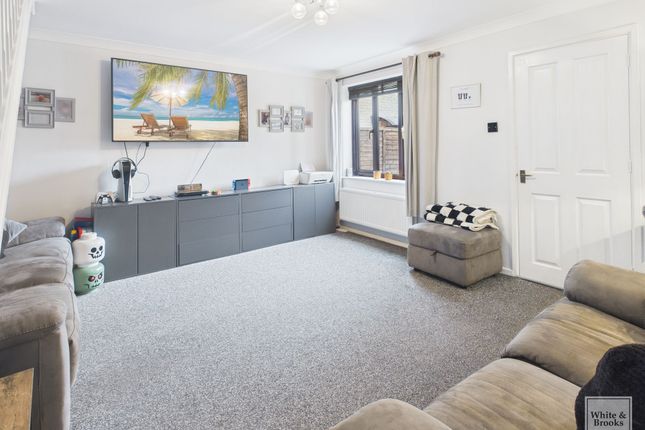 17 Wills Close, Arundel photo 2