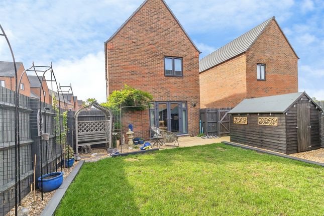 18, Hawthorn Lane, Dunstable photo 2