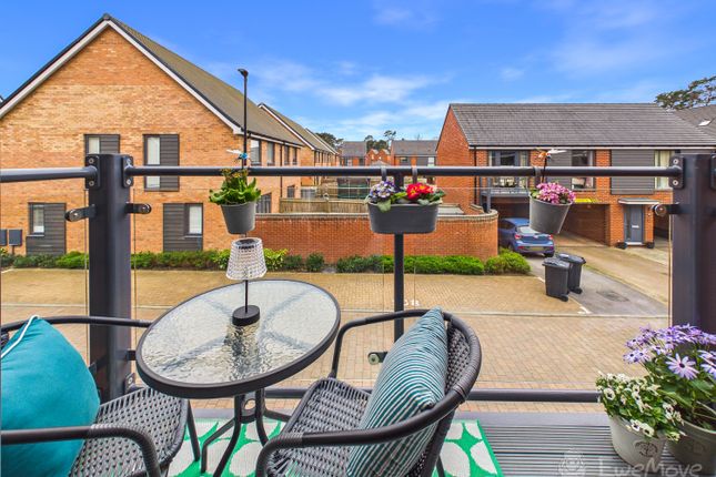 15, CHURCHILL WAY, BORDON photo 4