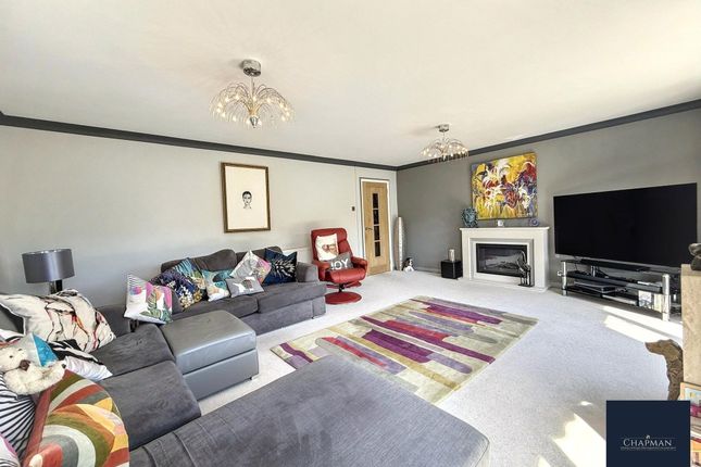 29 Llwyncelyn Park, Porth photo 4
