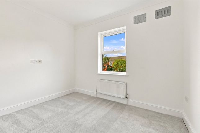 Longley Road, London photo 4