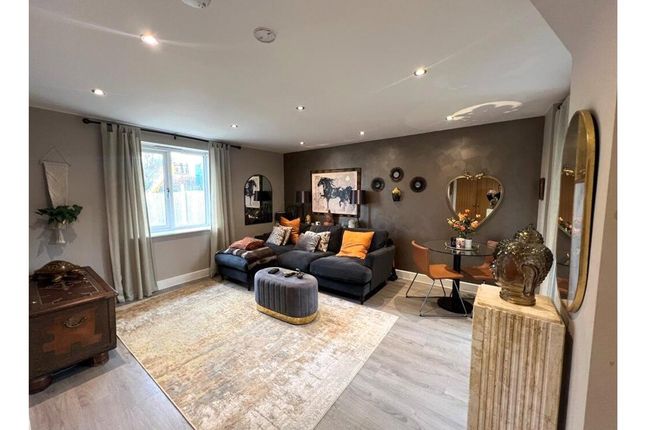 Flat 17, Rainbow View,, Parkers Way, Devon photo 3