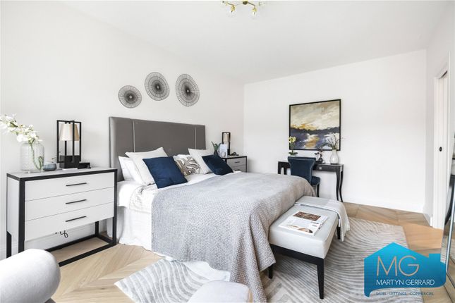 Terraced house for sale in Queens Avenue, Finchley Central, London