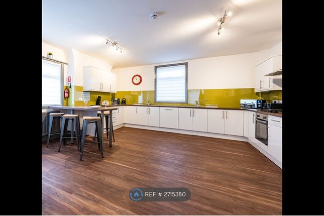 Huge Fully Equipped Kitchen