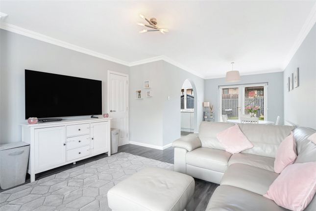 27, Woodside Avenue, Lanarkshire photo 2