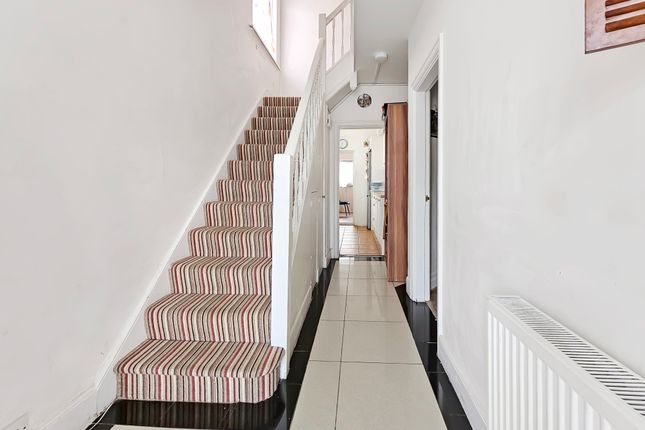 53, Upper Sutton Lane, Hounslow photo 2