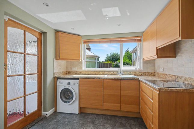 23, Waverley Avenue, Nottingham photo 4