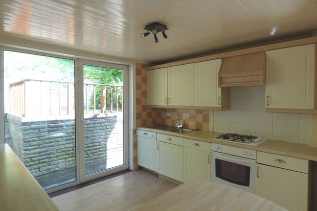 Semi-detached bungalow to rent in Falconers Road, Luton