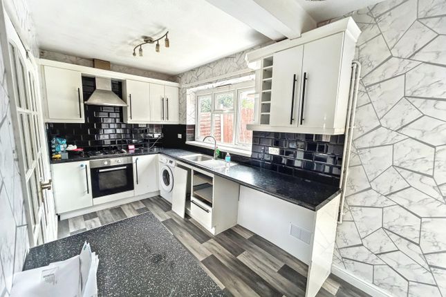 69, Friar Park Road, Wednesbury photo 4